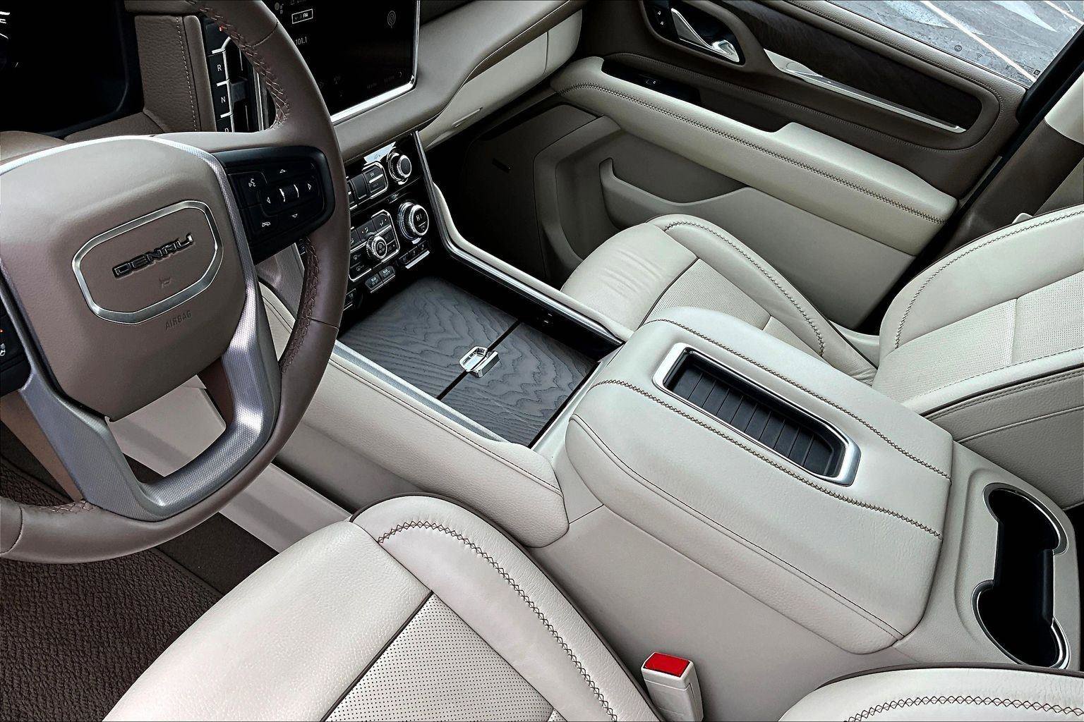 Used 2023 GMC Yukon Denali w/ Max Trailering Package AWD/4WD image 16