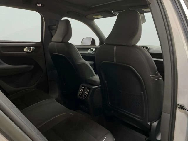 Used 2023 Volvo XC40 Recharge Ultimate AWD/4WD image 22
