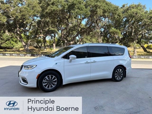 Used 2021 Chrysler Pacifica Touring-L FWD image 1