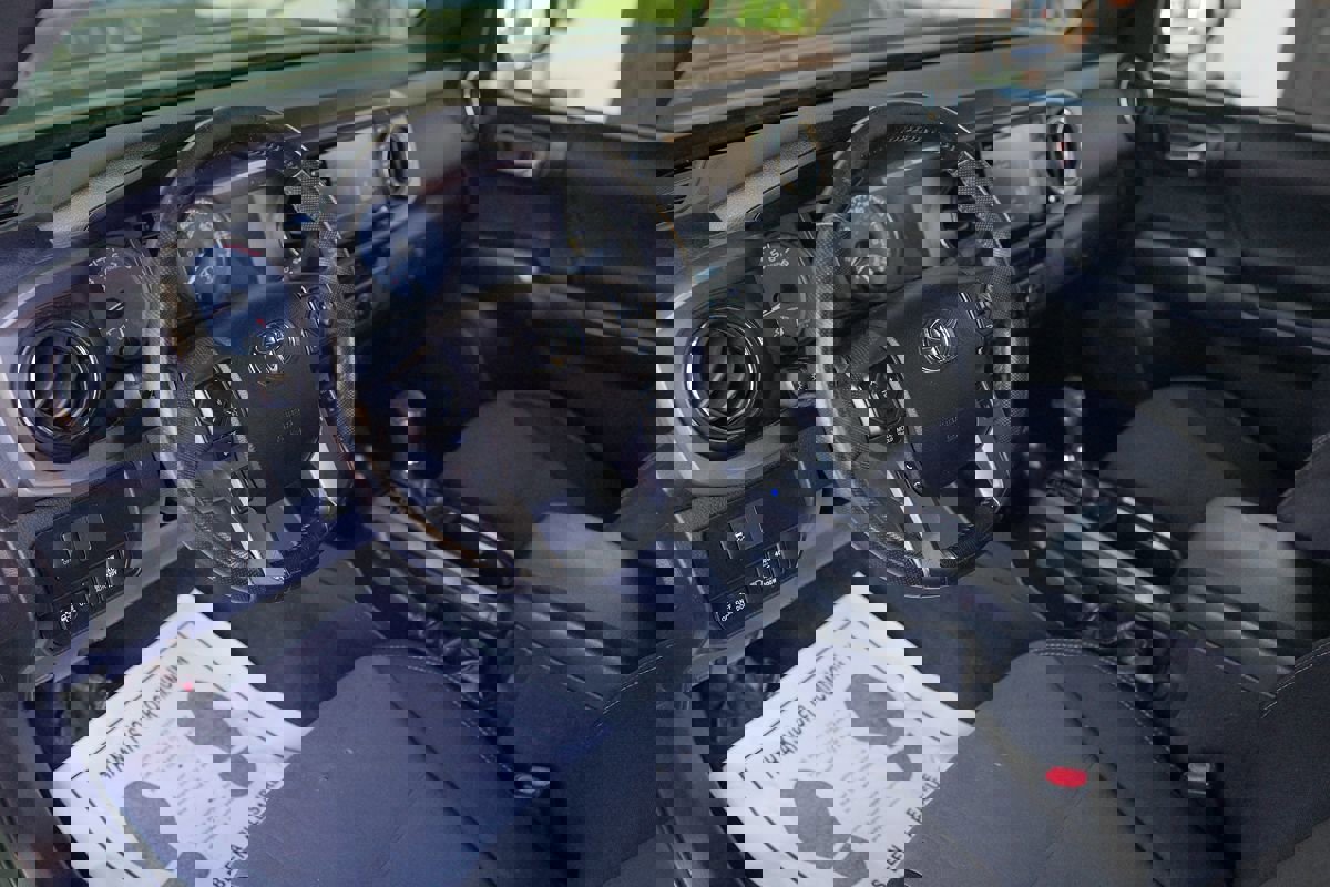 Used 2021 Toyota Tacoma TRD Sport w/ Technology Package image 12