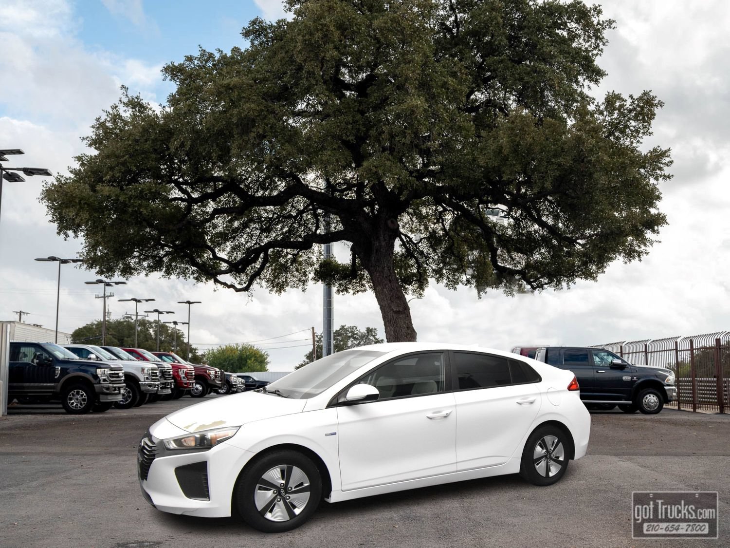 Used 2018 Hyundai Ioniq Blue FWD image 1