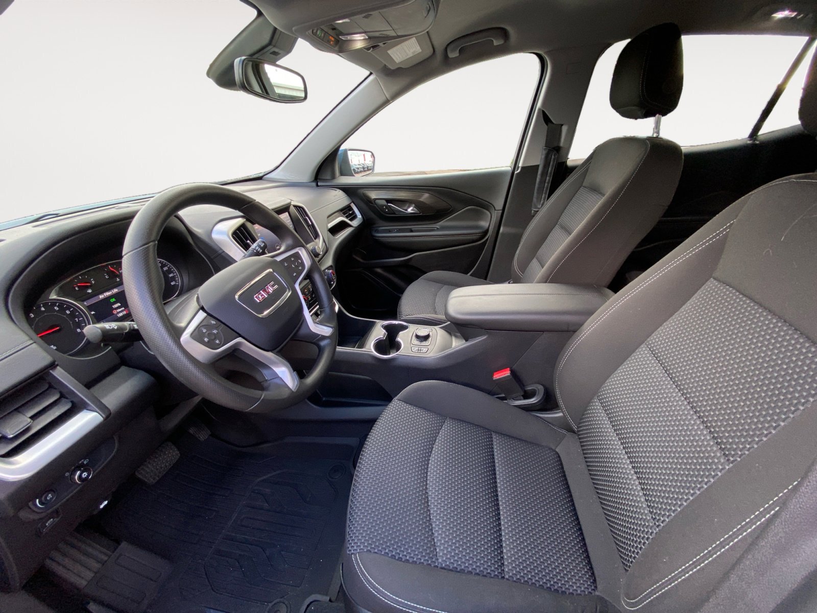 Used 2024 GMC Terrain SLE w/ Driver Convenience Package image 23