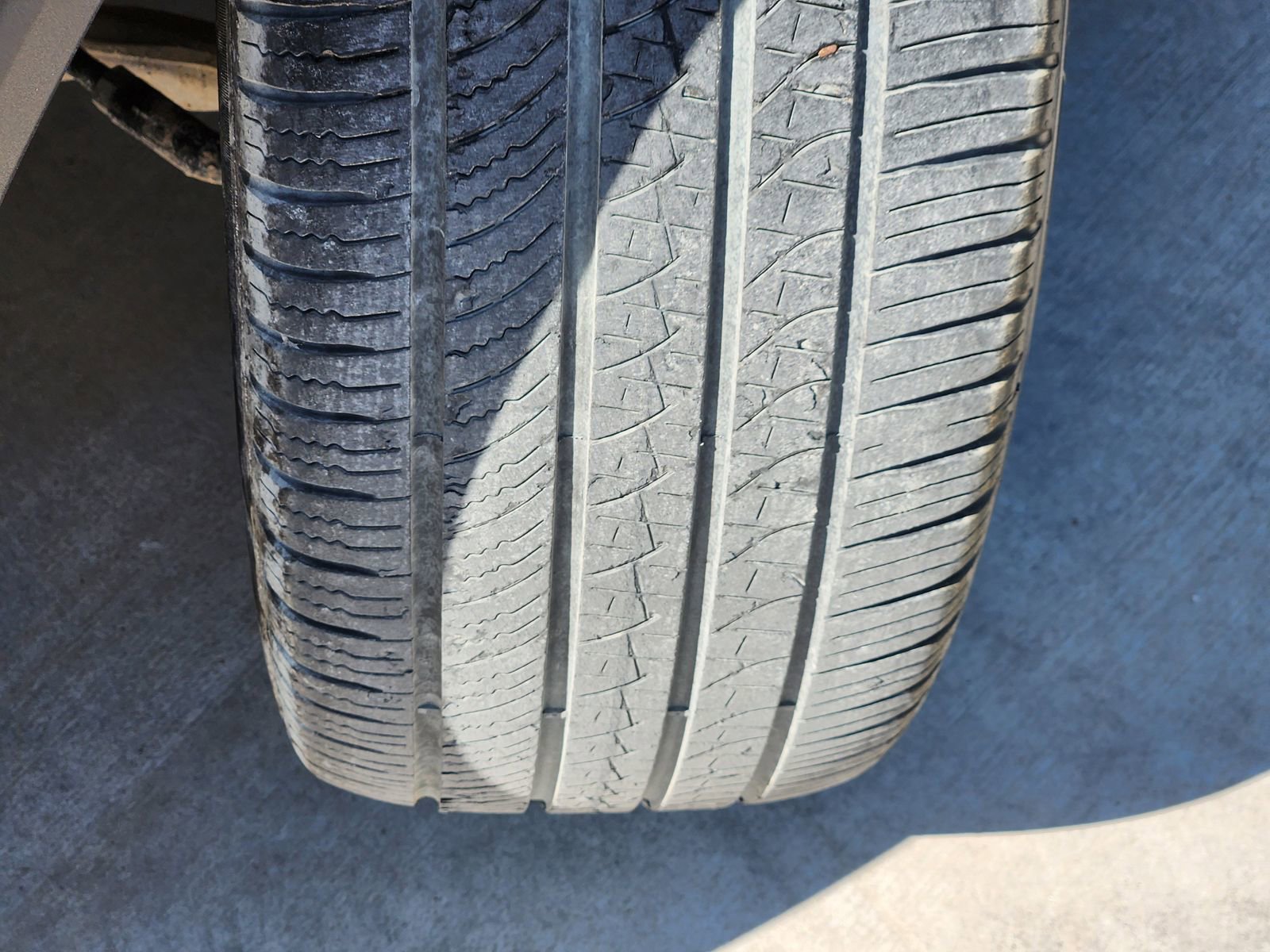 Used 2024 Ford Explorer ST-Line w/ Class IV Trailer Tow Package image 12