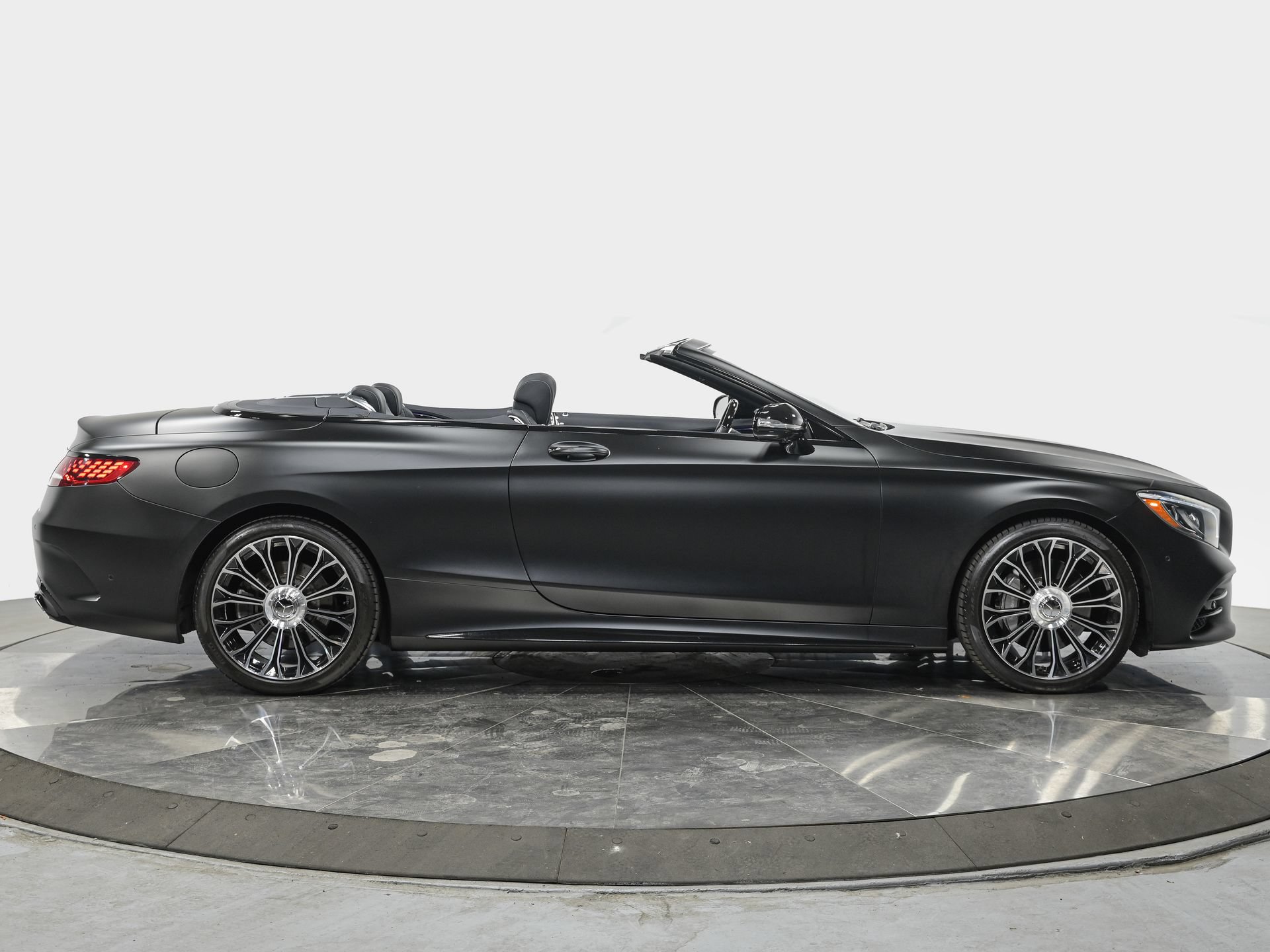 Used 2018 Mercedes-Benz S 560 Cabriolet image 8