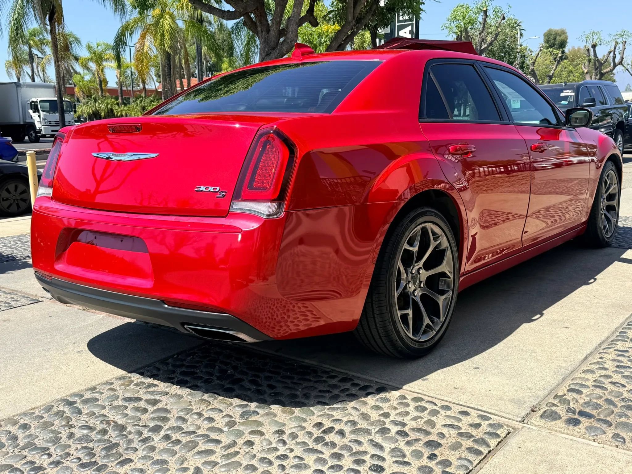 Used 2017 Chrysler 300 S image 5
