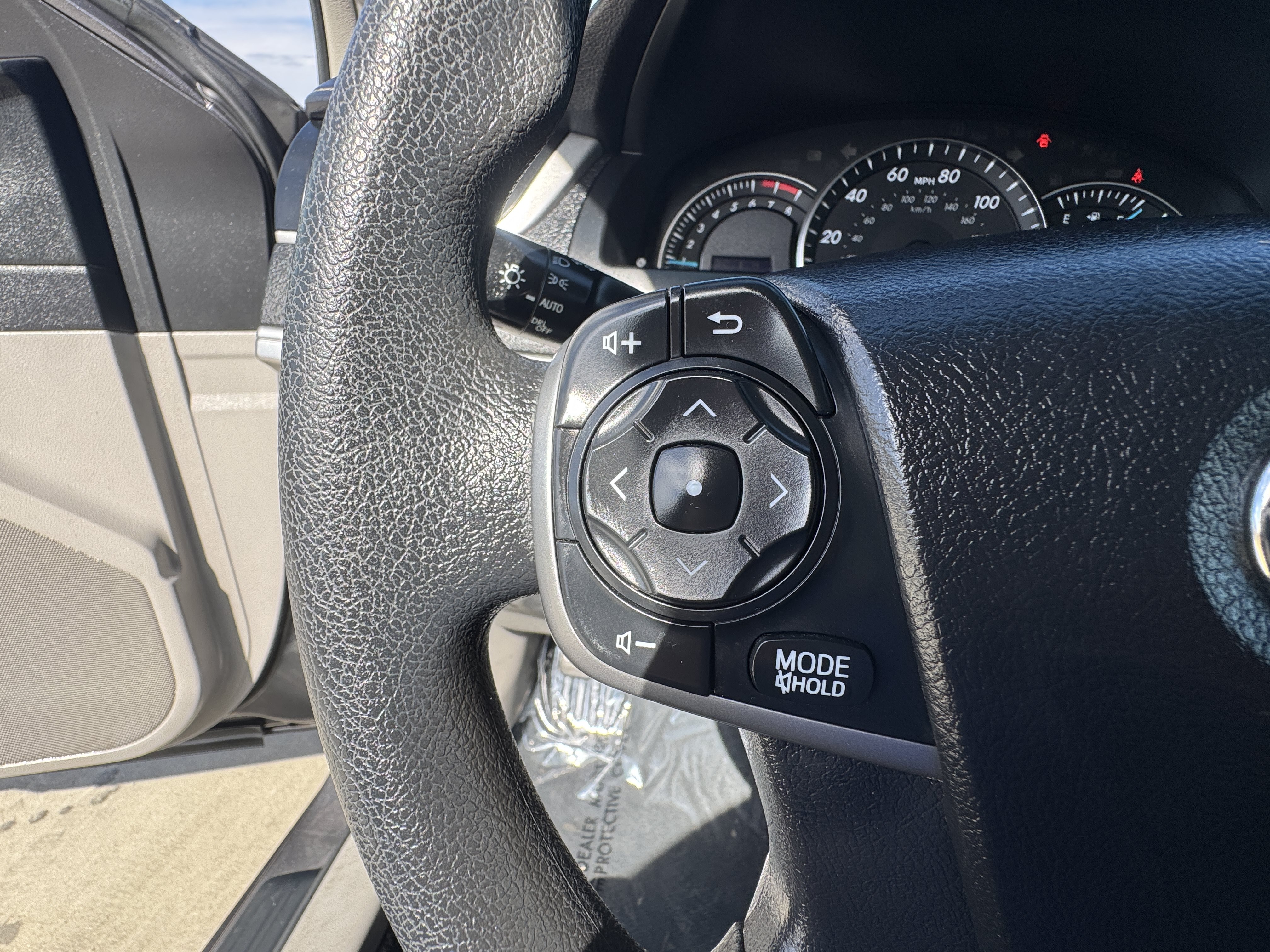 Used 2014 Toyota Camry LE FWD image 24