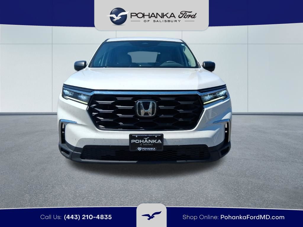 Used 2023 Honda Pilot LX image 2