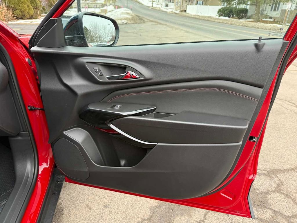 New 2026 Chevrolet Trax RS w/ Sunroof Package image 32