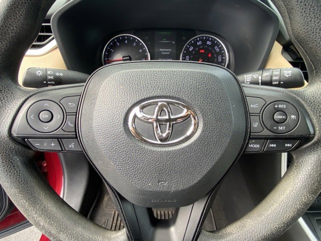 Used 2022 Toyota RAV4 XLE image 16