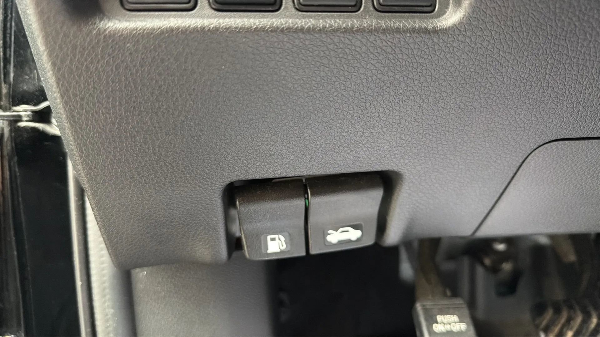 Used 2022 Nissan Rogue Sport SV image 19