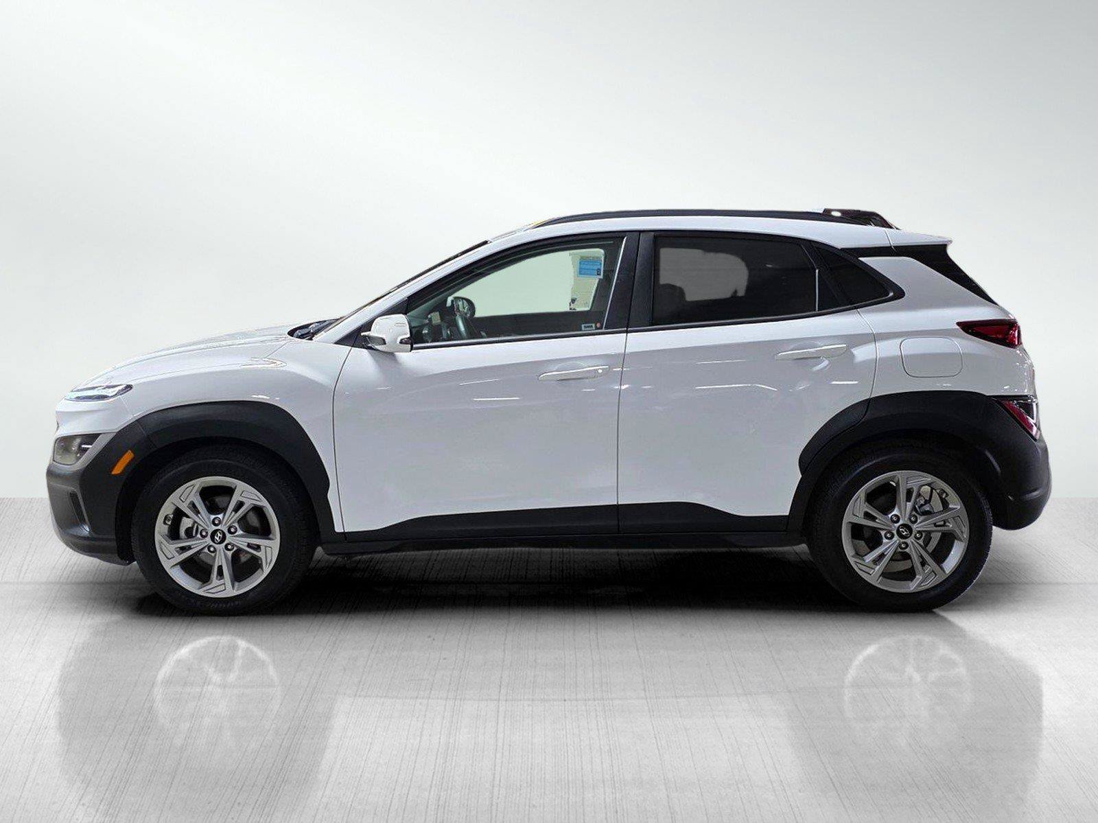 Used 2023 Hyundai Kona SEL w/ Convenience Package FWD image 4