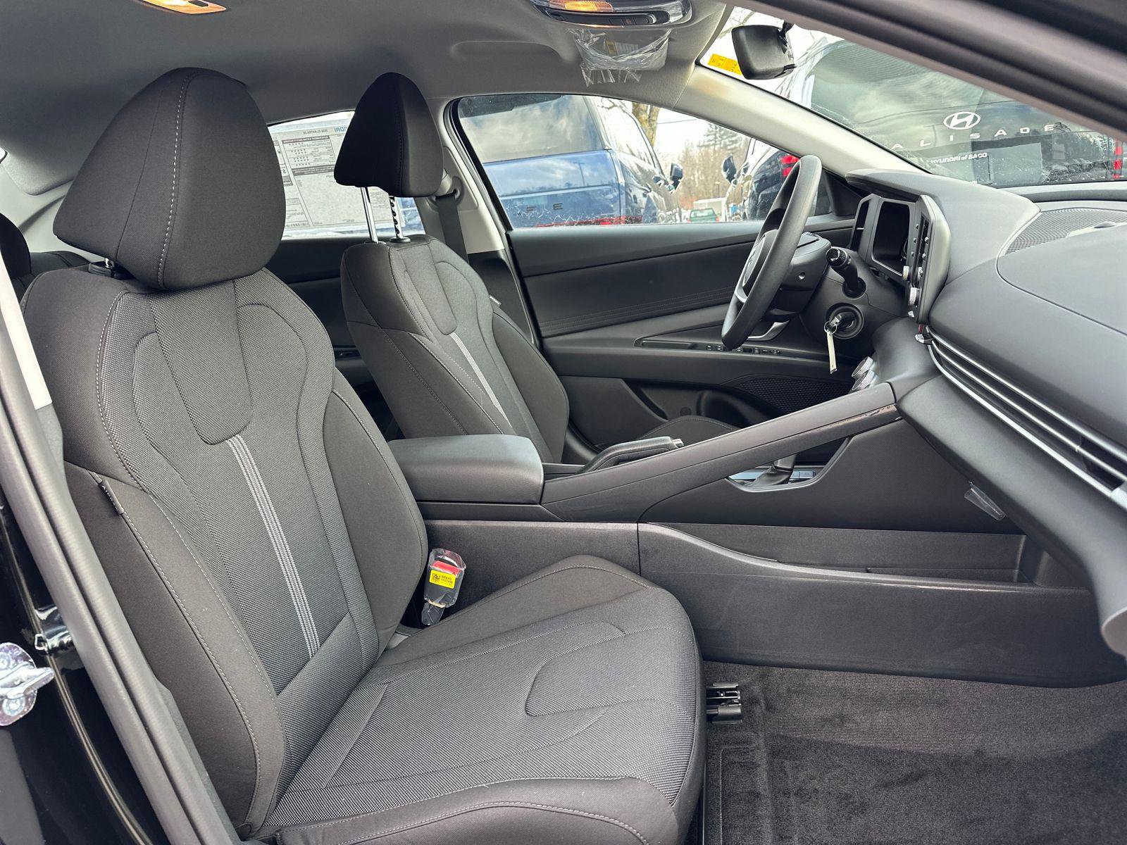 New 2026 Hyundai Elantra SE image 12