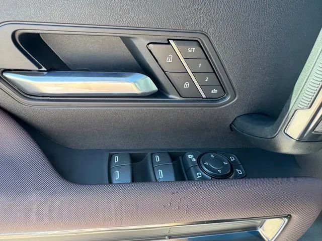 New 2026 GMC Hummer EV SUV w/ LPO, Illumination Package AWD/4WD image 13