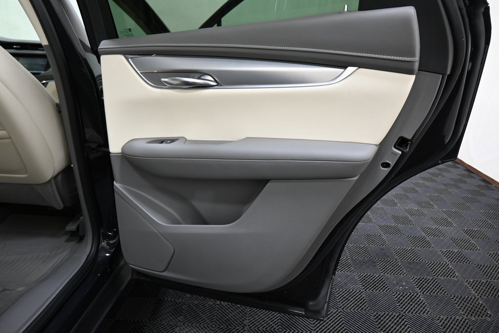 Used 2020 Cadillac XT5 Premium Luxury image 32