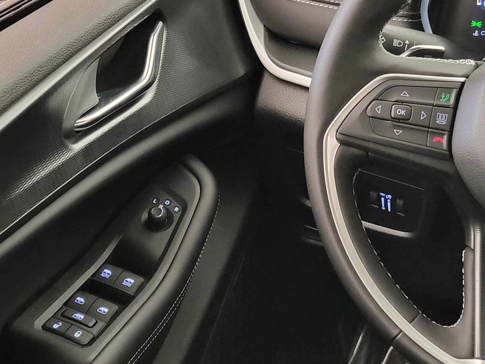 New 2025 Jeep Grand Cherokee L Altitude w/ Trailer Tow Package image 20