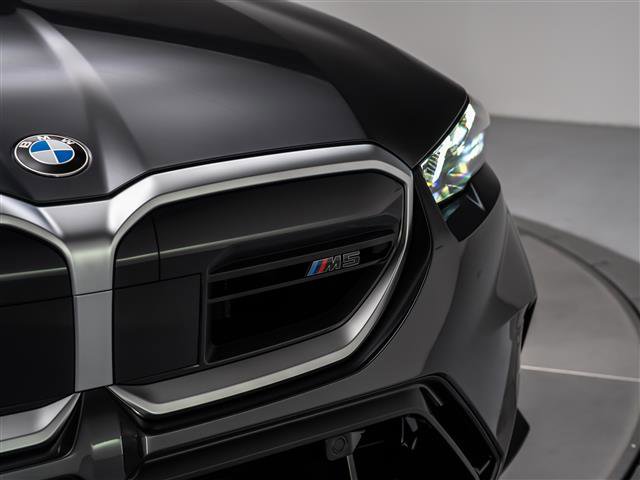 Used 2025 BMW M5 Touring image 40