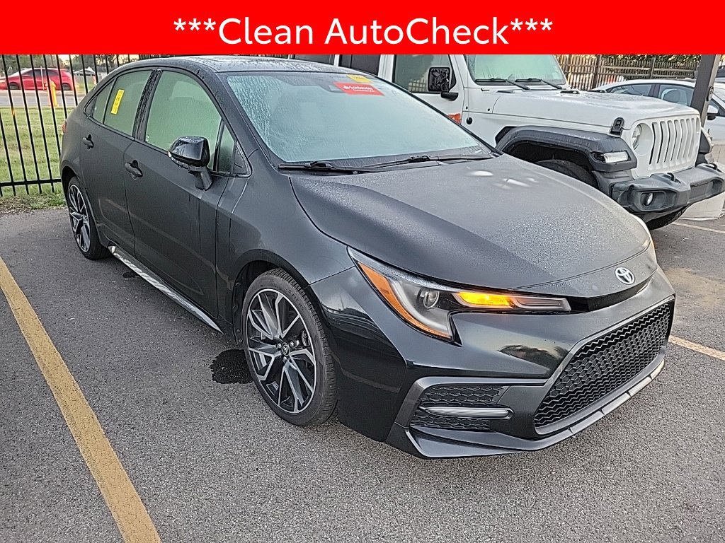Used 2022 Toyota Corolla SE w/ SE Premium Package FWD image 3