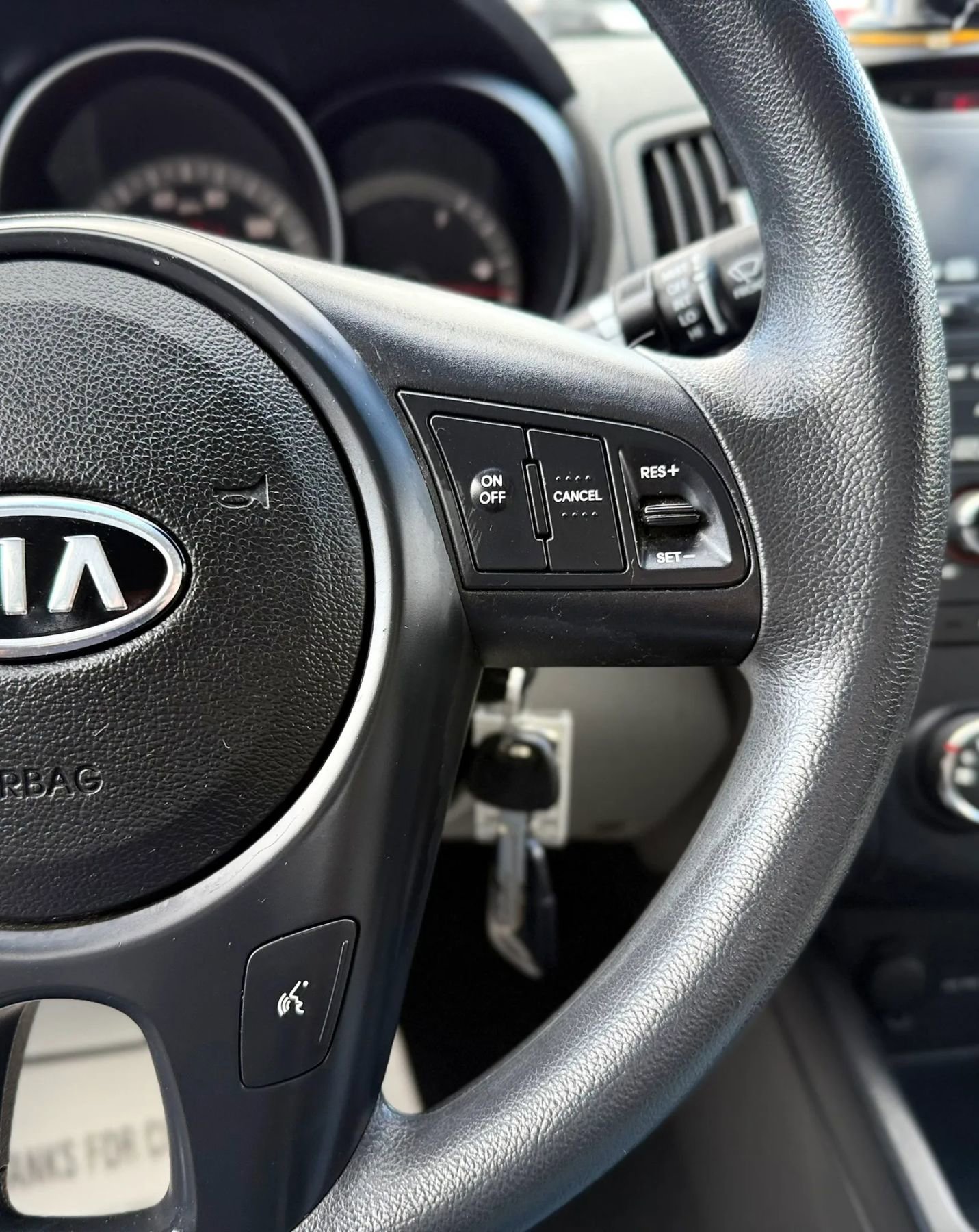 Used 2010 Kia Forte EX FWD image 14