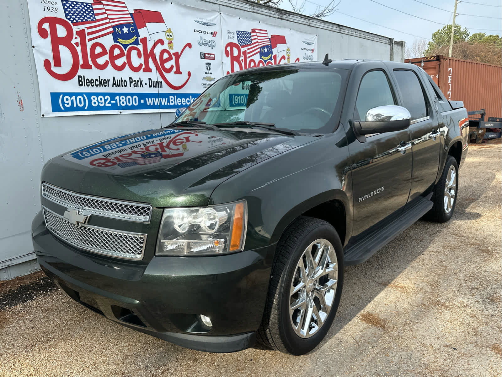 Used 2013 Chevrolet Avalanche LT image 6