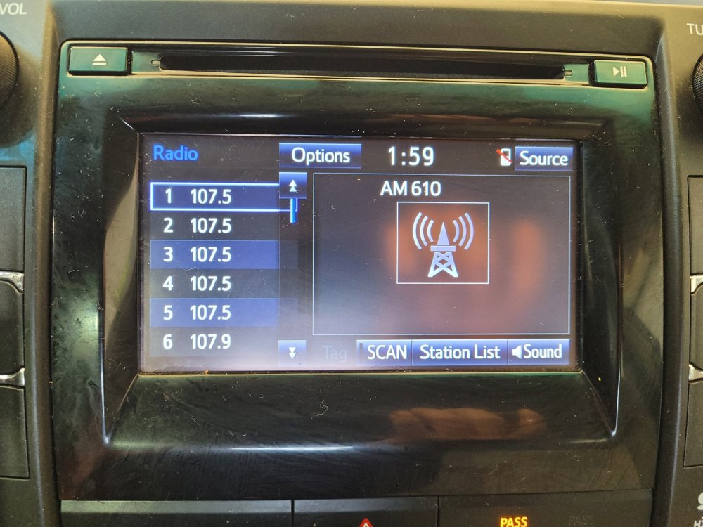 Used 2015 Toyota Camry LE image 25