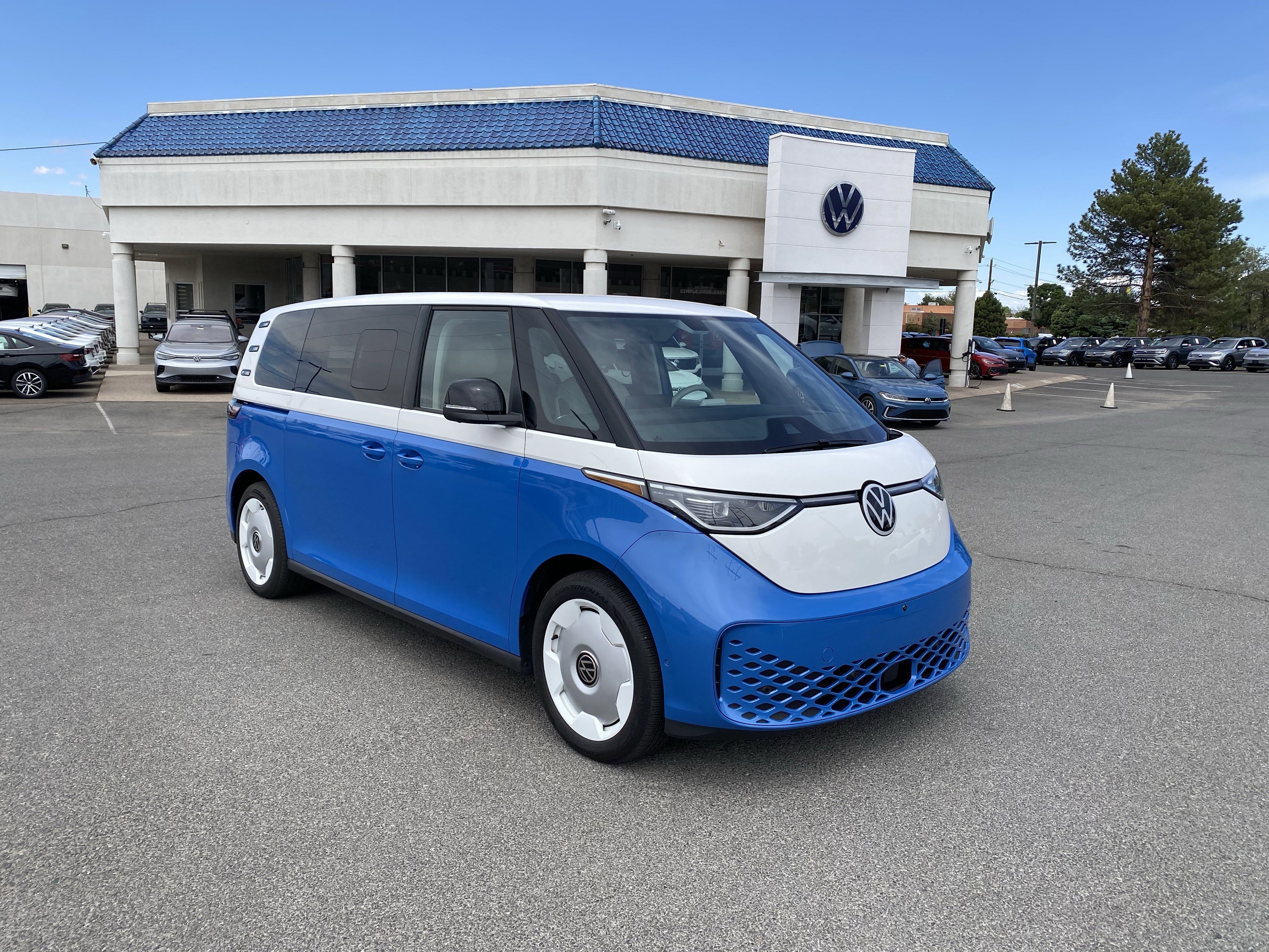 Used 2025 Volkswagen ID. Buzz 1st Edition AWD/4WD image 5
