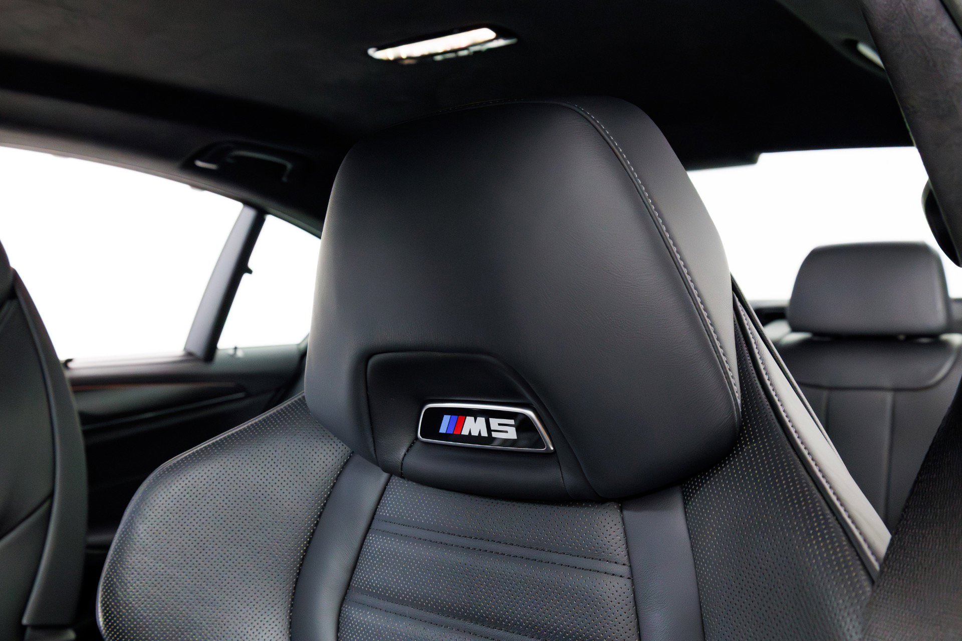 Used 2023 BMW M5 w/ Executive Package image 15