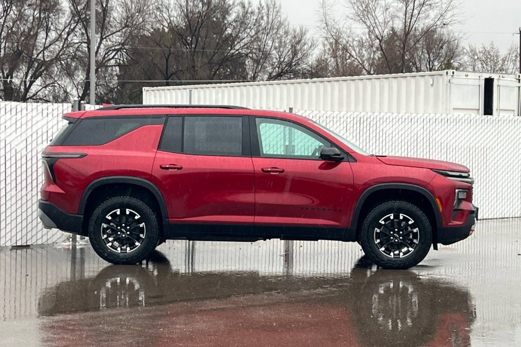 New 2026 Chevrolet Traverse Z71 image 3