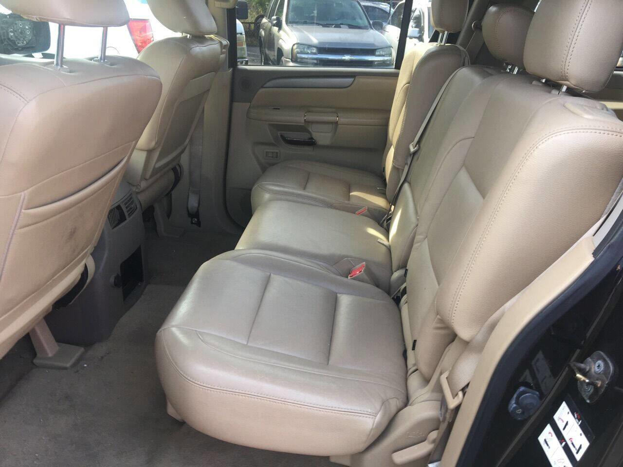 Used 2011 Nissan Armada SV image 11