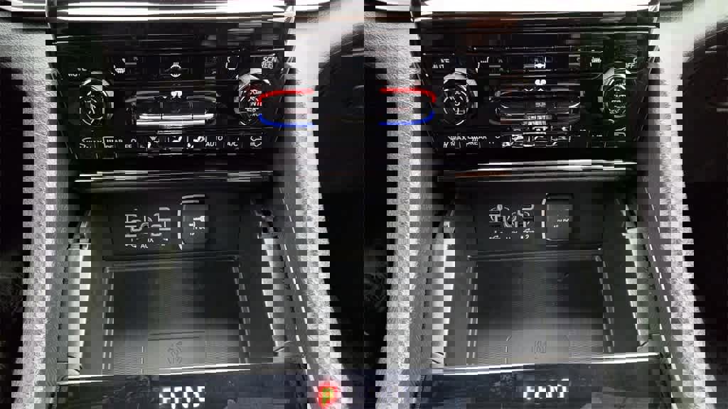 New 2025 Jeep Grand Cherokee Altitude image 18