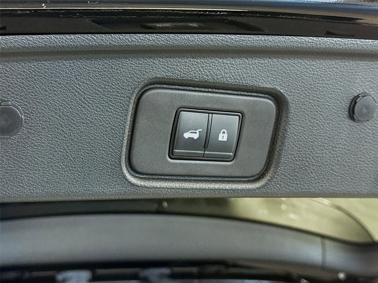 Used 2023 Nissan Pathfinder SL w/ SL Premium Package FWD image 23
