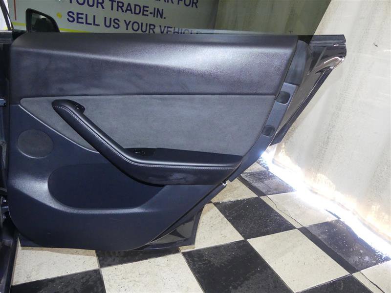 Used 2020 Tesla Model Y Long Range image 25