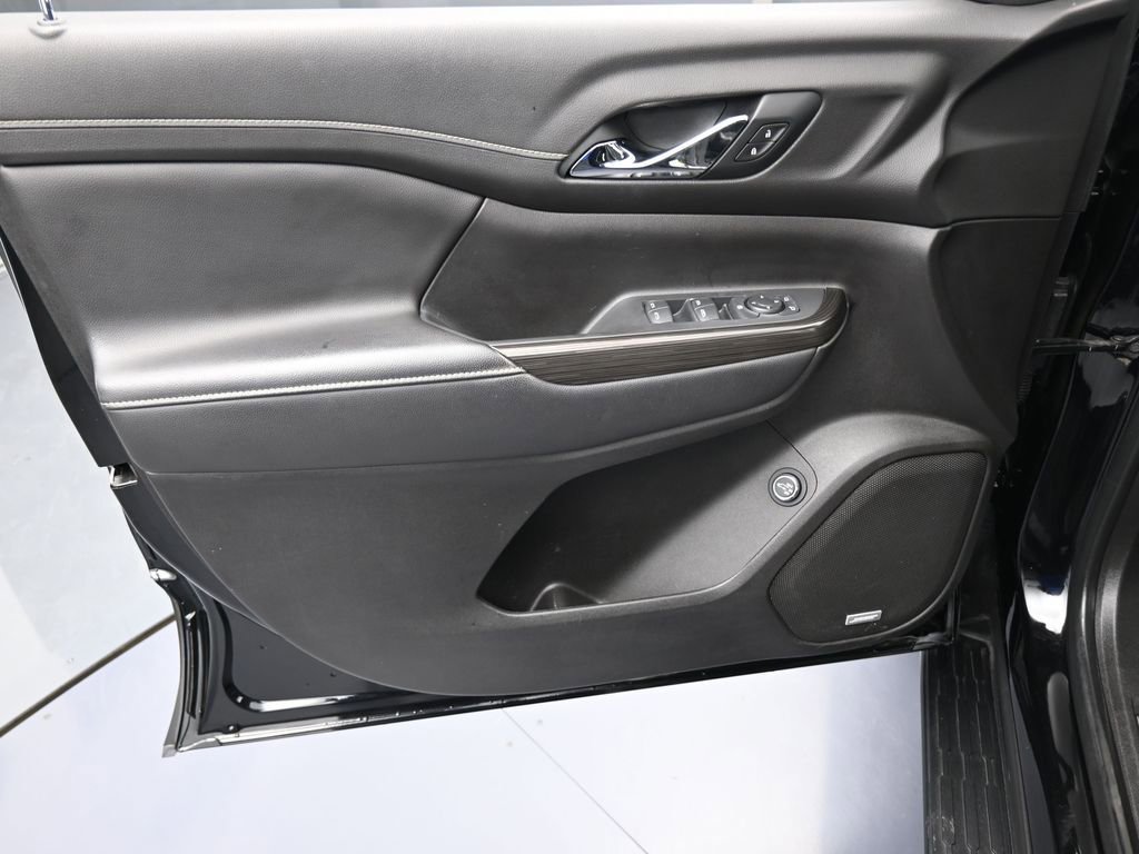 Used 2021 GMC Acadia SLT image 12