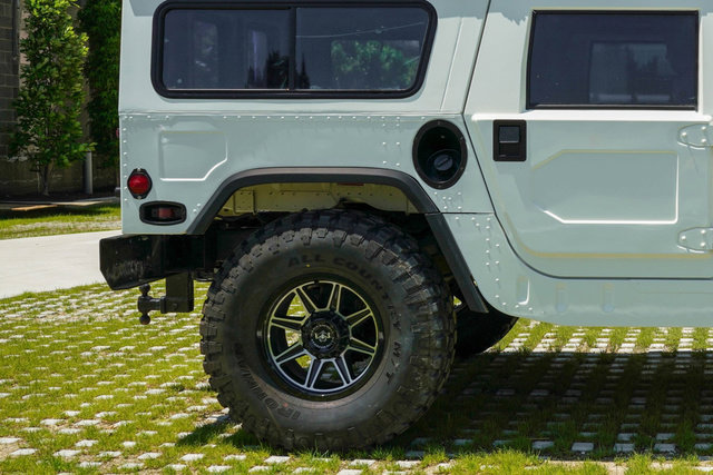 Used 1995 HUMMER H1 4-Door Wagon image 10