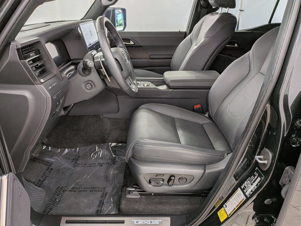 Used 2025 Lexus GX 550 w/ Accessory Package (2T) AWD/4WD image 15