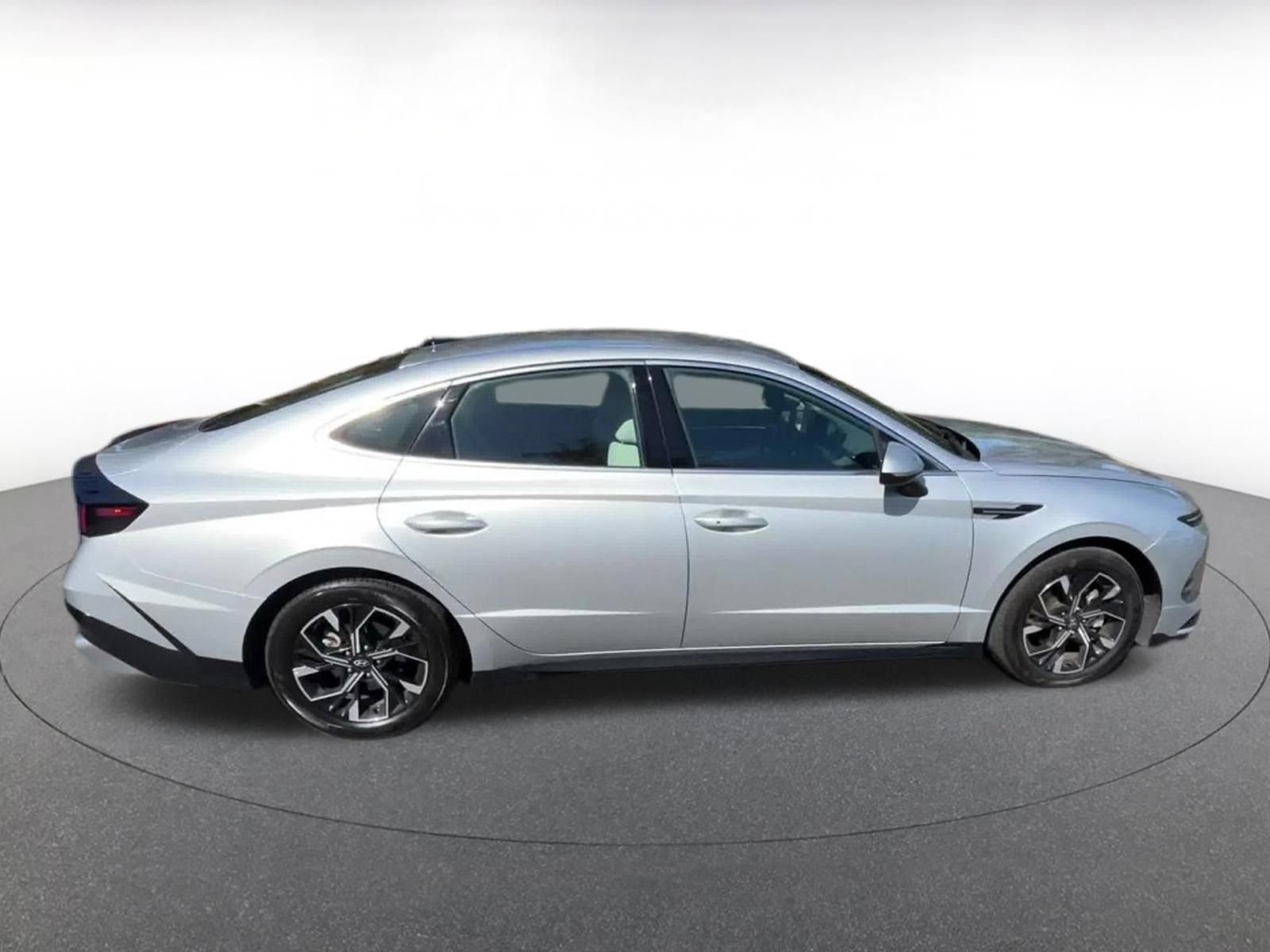 Used 2025 Hyundai Sonata SEL FWD image 16