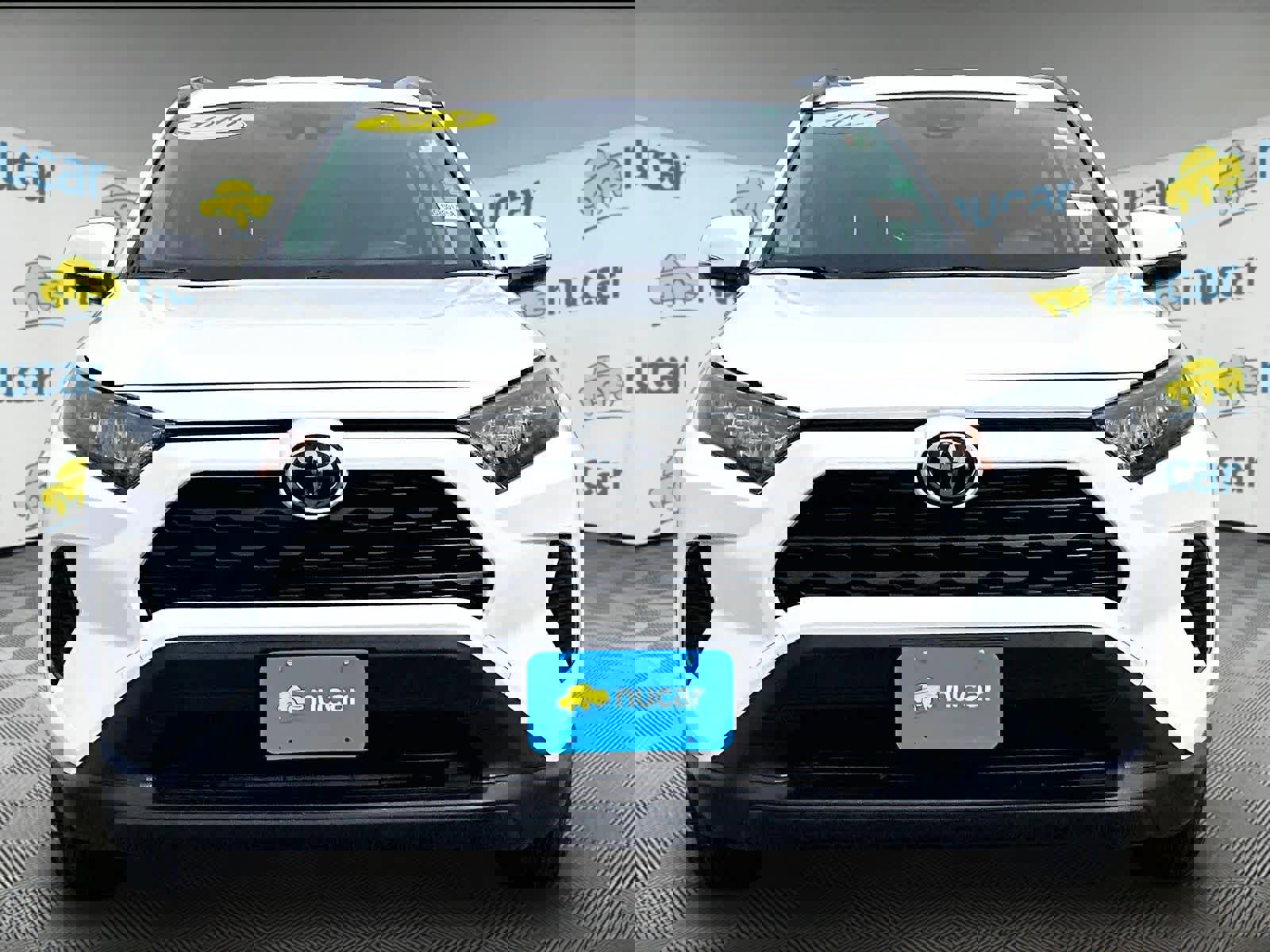 Used 2019 Toyota RAV4 LE image 2