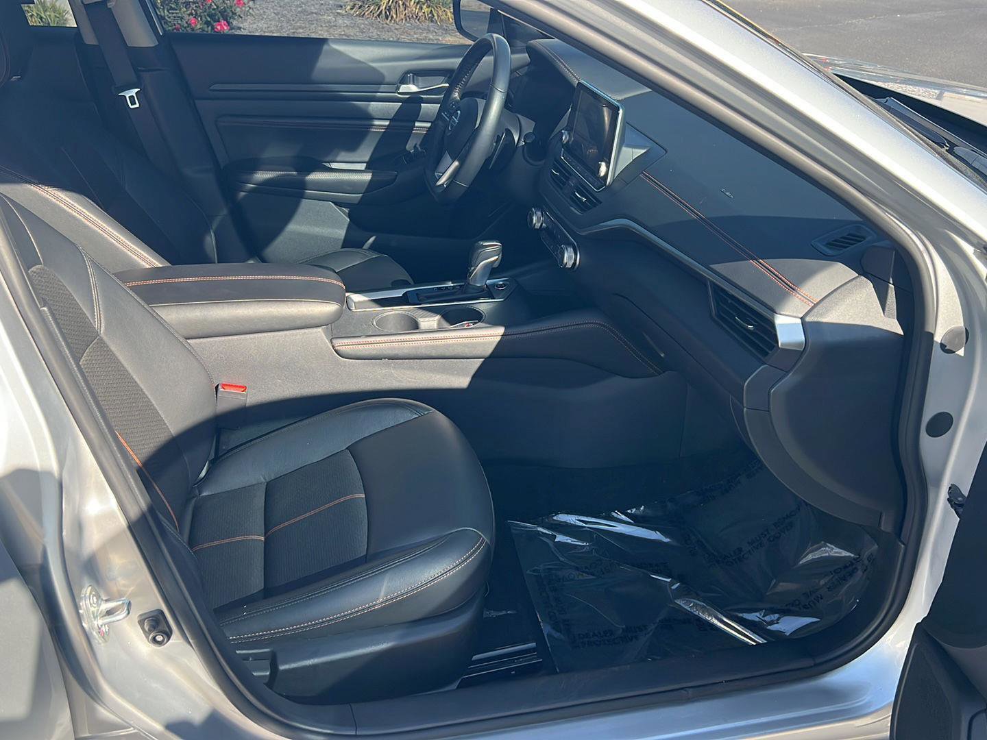 Used 2022 Nissan Altima 2.5 SR image 12