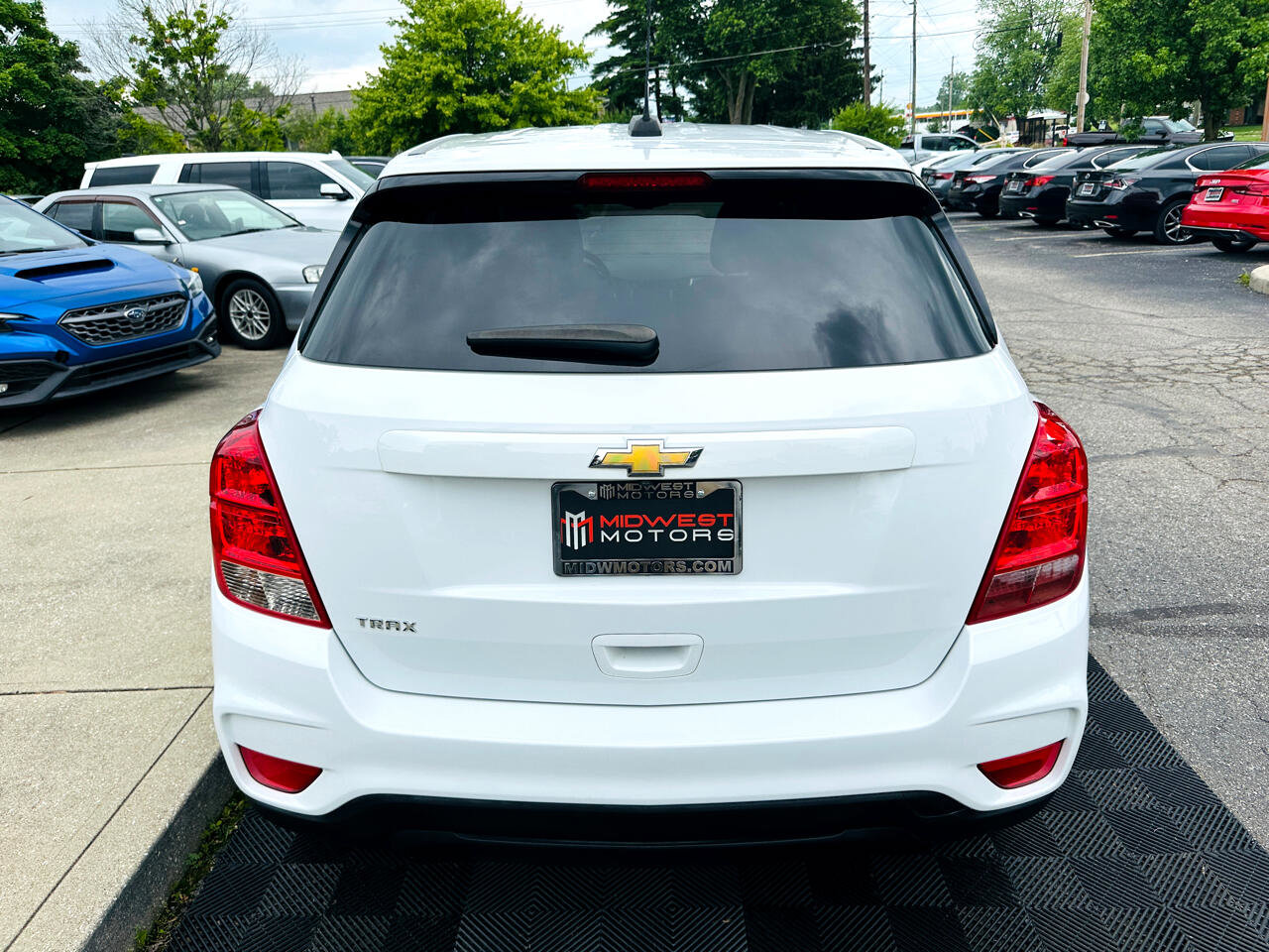 Used 2022 Chevrolet Trax LS w/ Tint and Cruise Package image 10