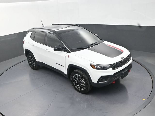 Used 2026 Jeep Compass Trailhawk AWD/4WD image 11