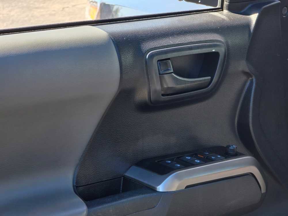 Used 2023 Toyota Tacoma SR5 AWD/4WD image 16