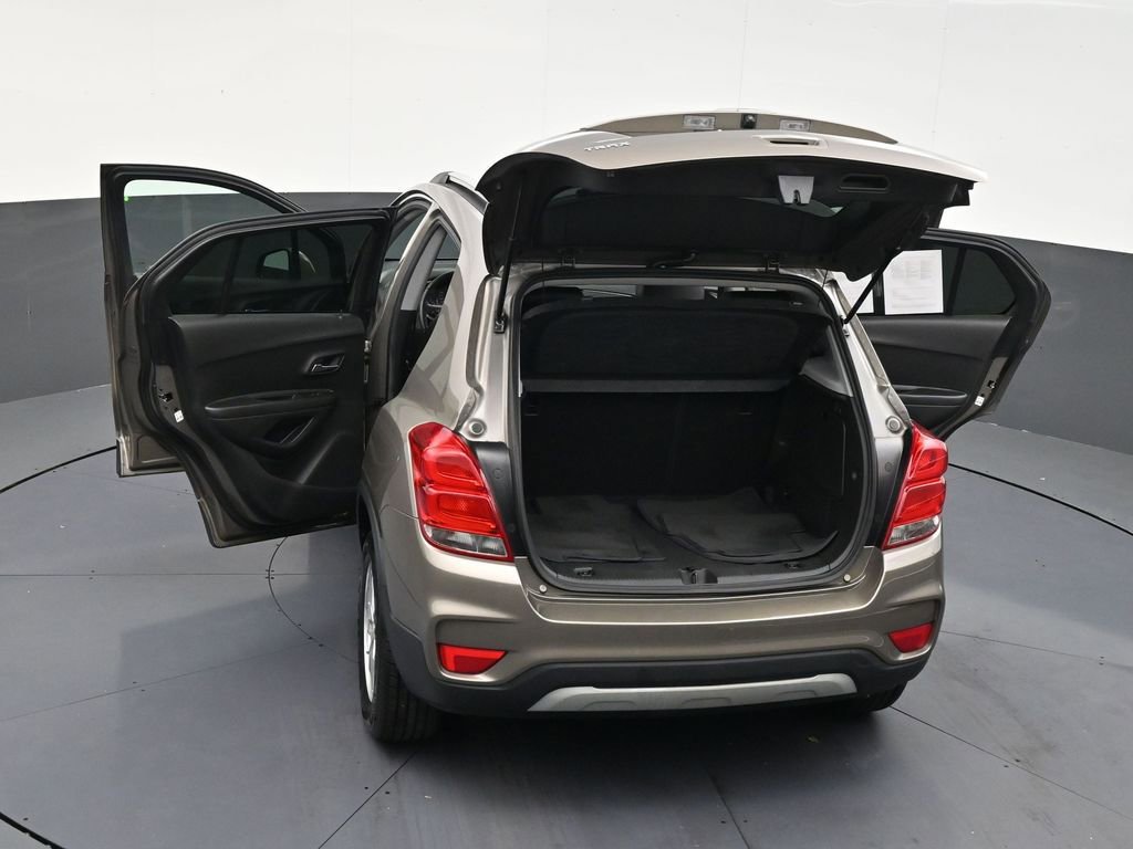 Used 2022 Chevrolet Trax LT w/ LT Convenience Package FWD image 33