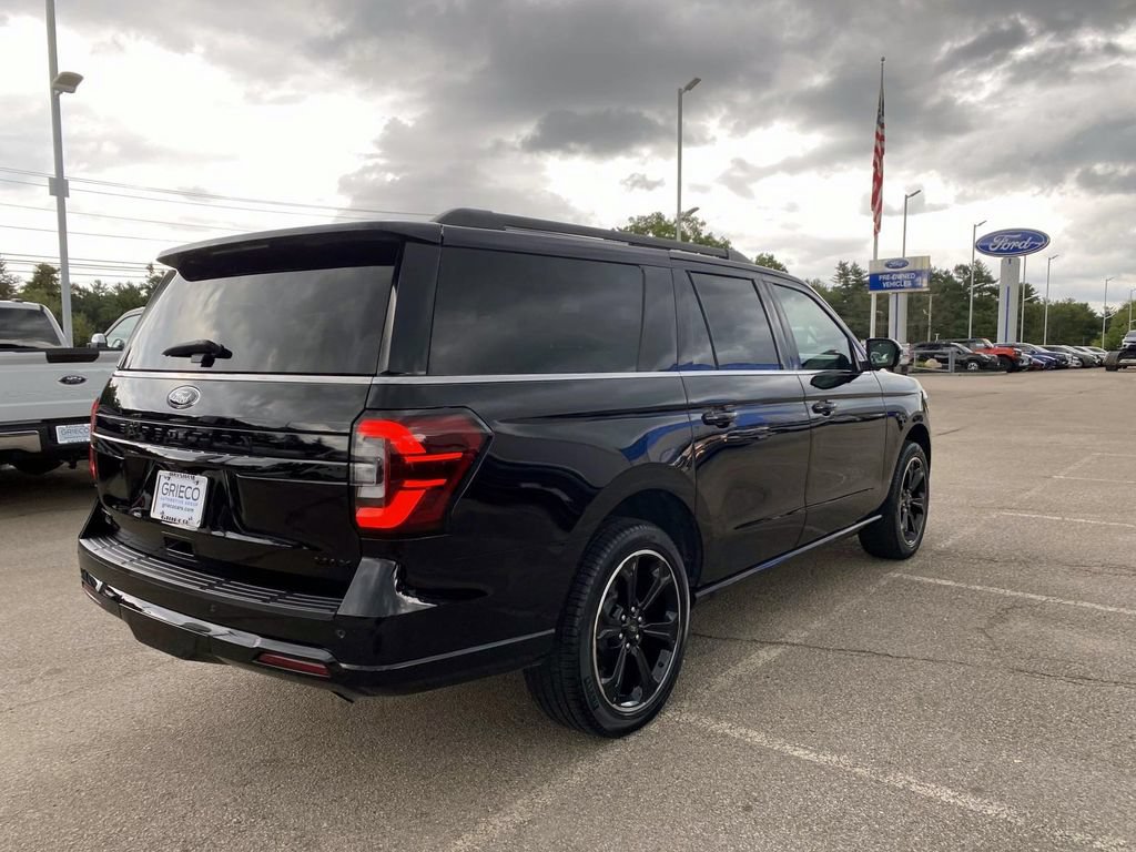 Used 2024 Ford Expedition Max Limited AWD/4WD image 3