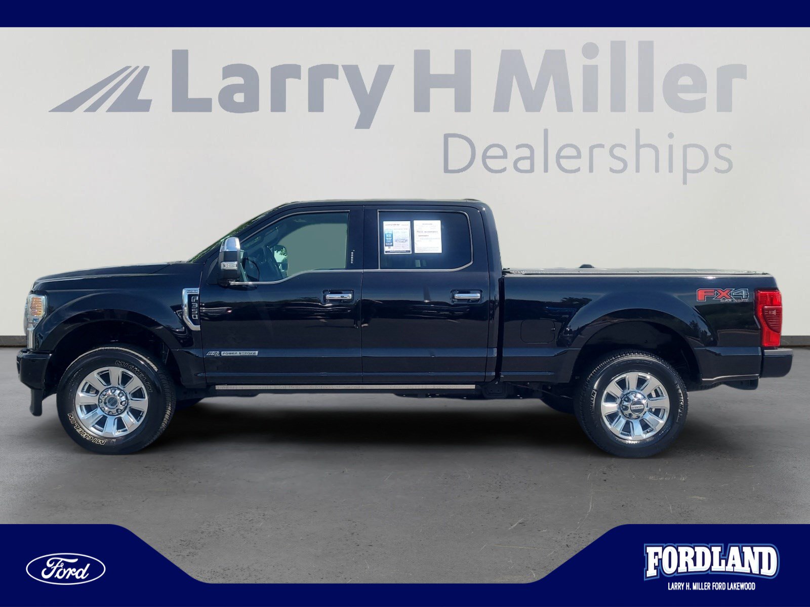 Used 2020 Ford F350 Platinum w/ FX4 Off-Road Package AWD/4WD image 2