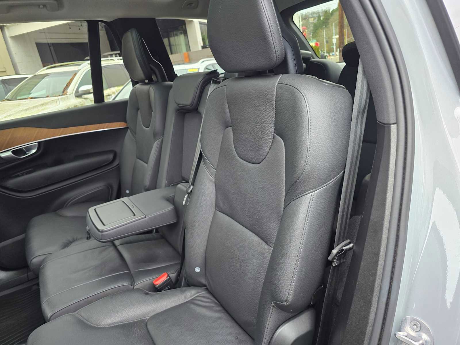 Certified 2024 Volvo XC90 T8 Plus w/ Protection Package Premier image 17