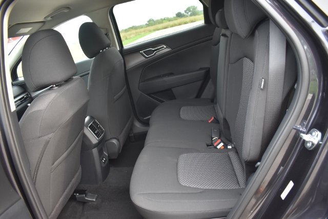 New 2026 Kia Sportage LX w/ LX Convenience Package FWD image 17