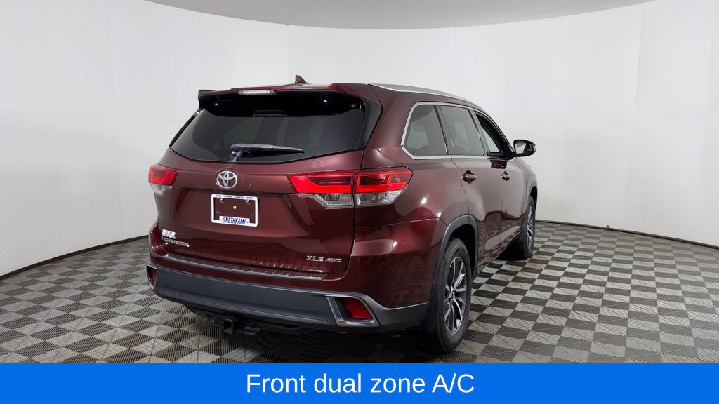 Used 2017 Toyota Highlander XLE AWD/4WD image 8