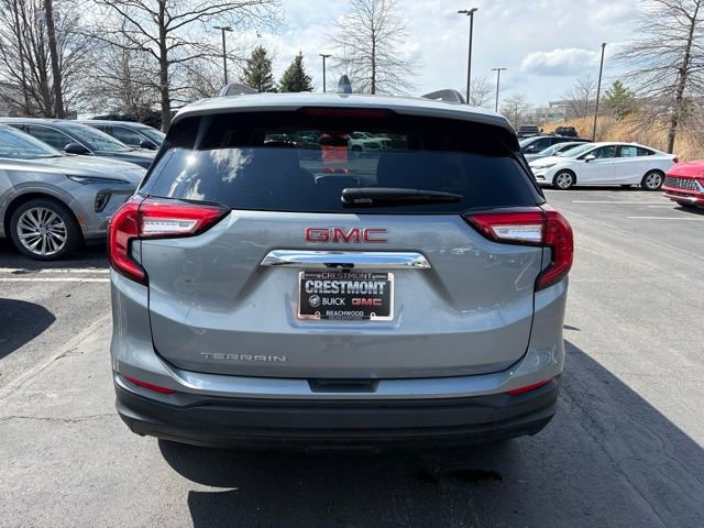 Used 2023 GMC Terrain SLE w/ Driver Convenience Package image 6