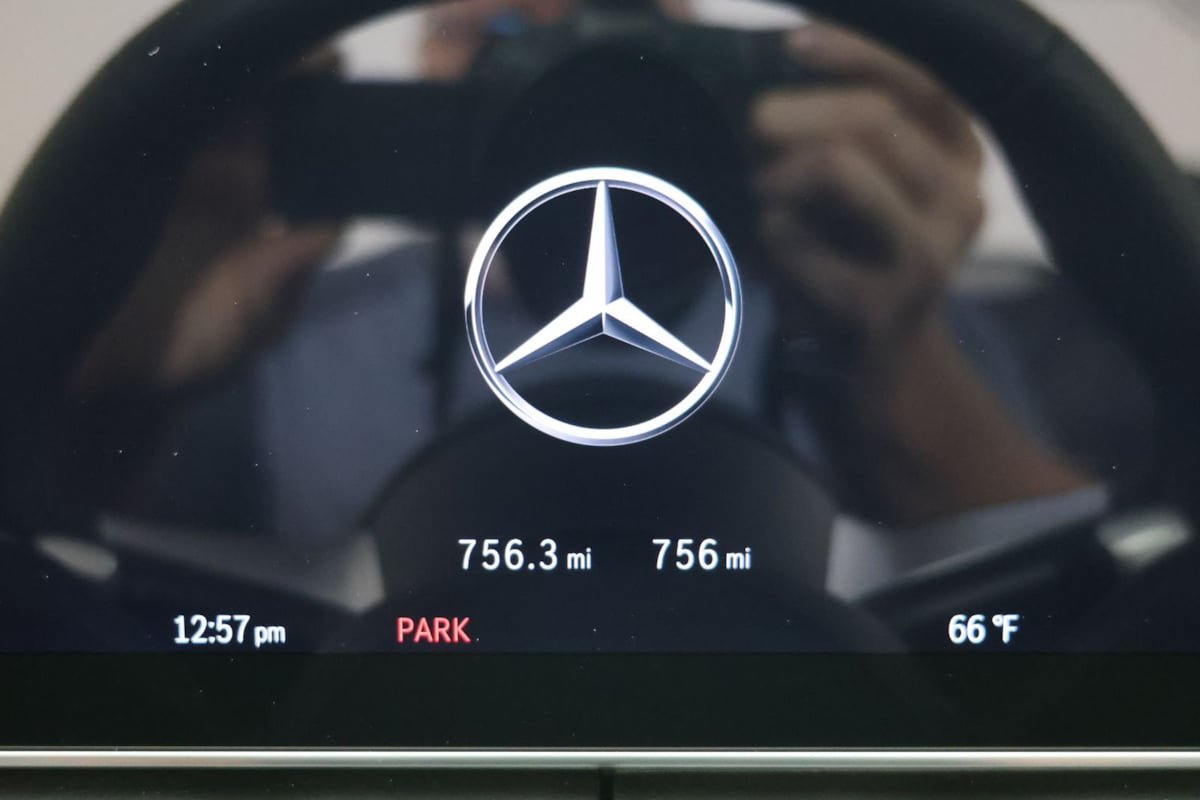Used 2024 Mercedes-Benz CLE 300 4MATIC Cabriolet image 12