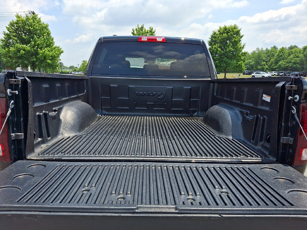 Used 2024 RAM 1500 Warlock AWD/4WD image 31