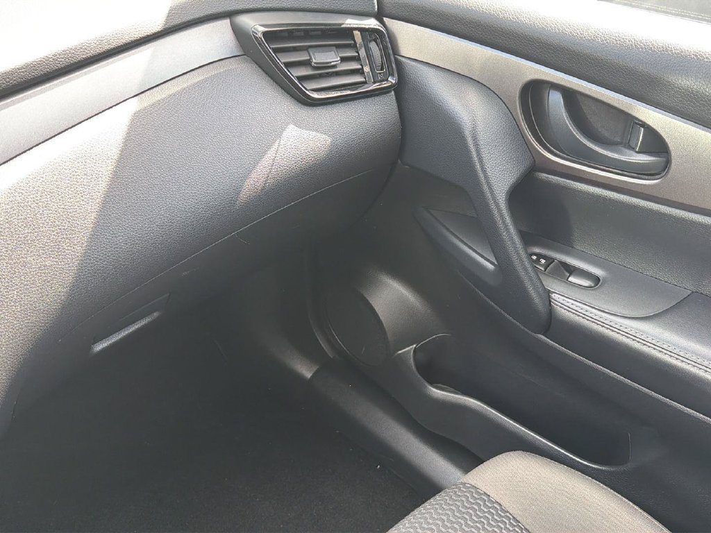 Used 2021 Nissan Rogue Sport S FWD image 19